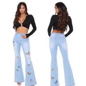 LAST CHANCE 🎀Adorable raw hem butterfly 🦋 bell bottom jeans
